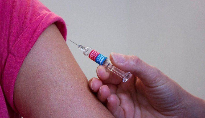 Вакцинація дітей з України. Що і як?
